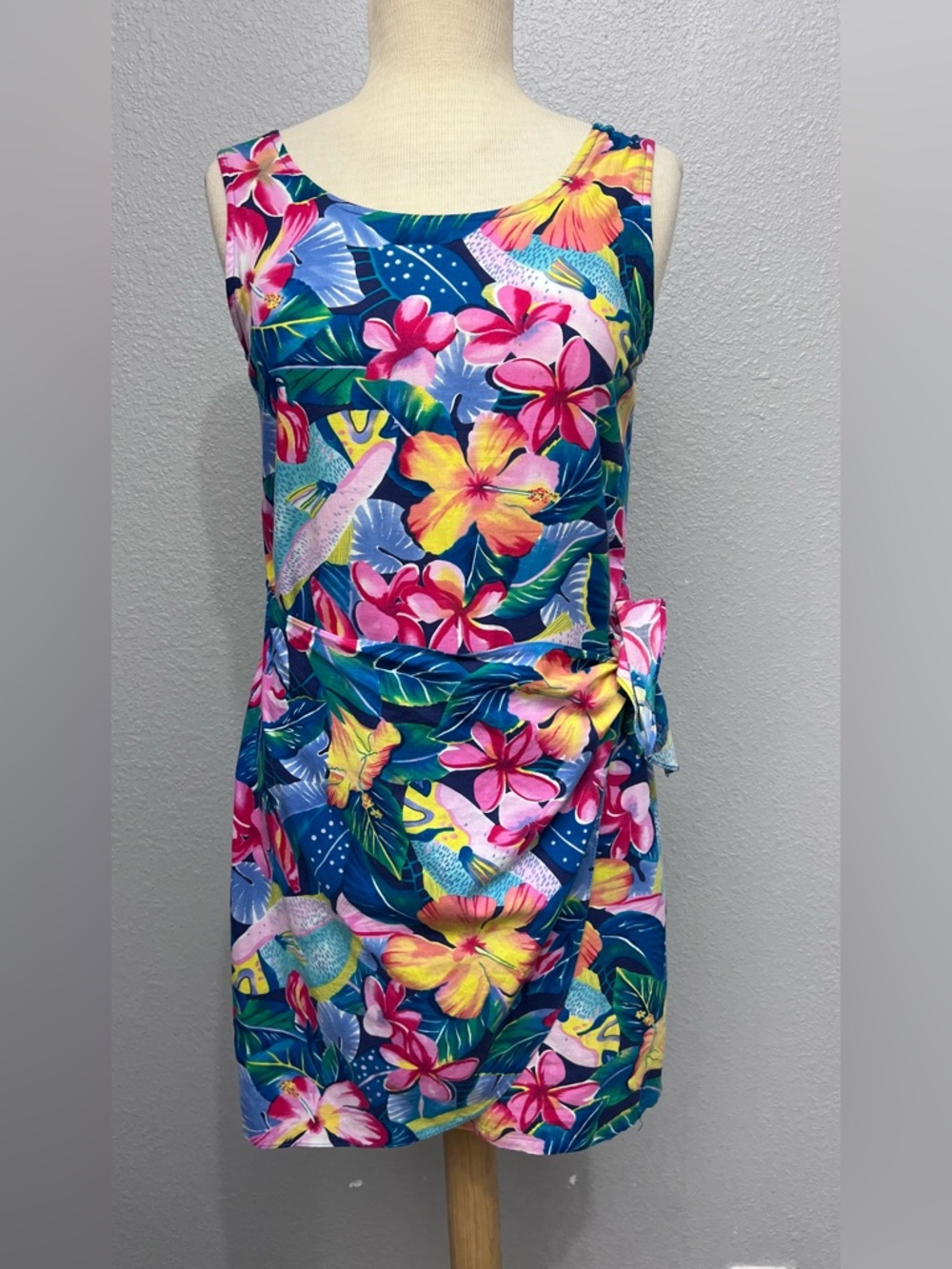 Hilo Hattie Tropical Floral  dress women Blue, Pink & Yellow
